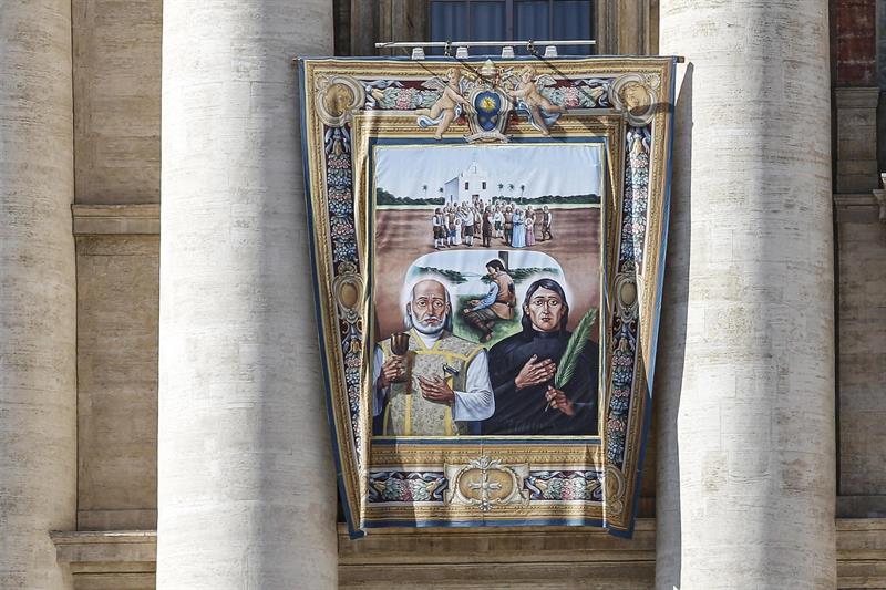 Icono de los 30 santos canonizados en Brasil.