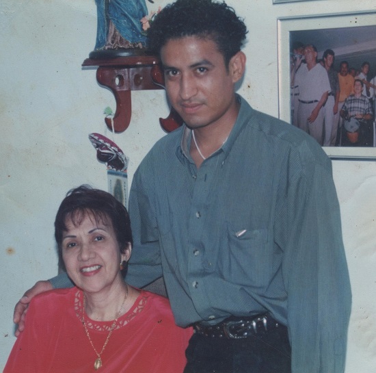 La cacica Consuelo Araujonoguera y Luis Manuel López, presidente del Festival Voz de Acordeones.