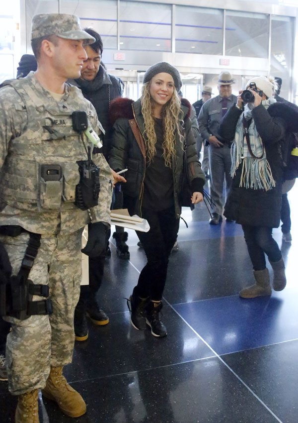 Shakira partiendo de Nueva York.