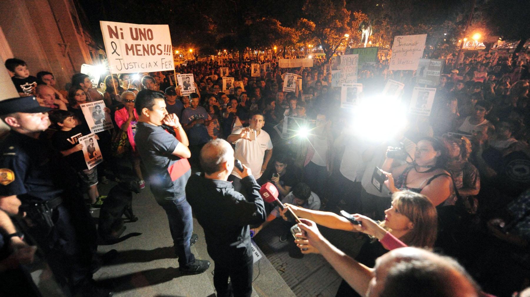 Gustavo Pastorizzo, padre de Fernando, durante su declaración en la manifestación.