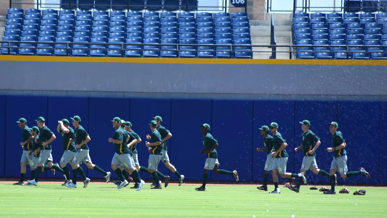 La Selección Sudáfrica entrenando en el Édgar Rentería.