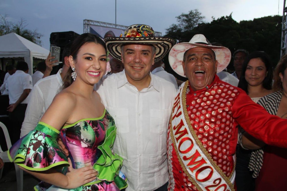 @carolinasegebre La Reina del Carnaval de Barranquilla, Carolina Segebre; el Presidente Iván Duque y el Rey Momo, Freddy Cervantes.