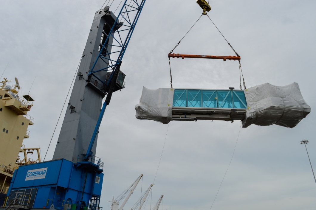 Uno de los nuevos puentes de abordaje del Ernesto Cortissoz.