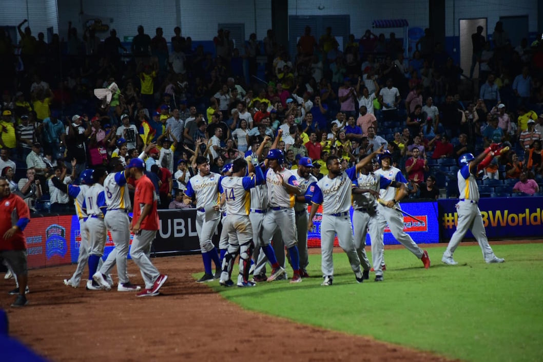 Celebración colombiana al lograr la remontada del partido.