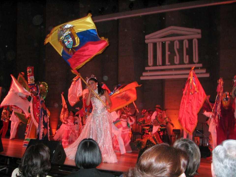 Presentación del Carnaval ante la Unesco en París en 2003.