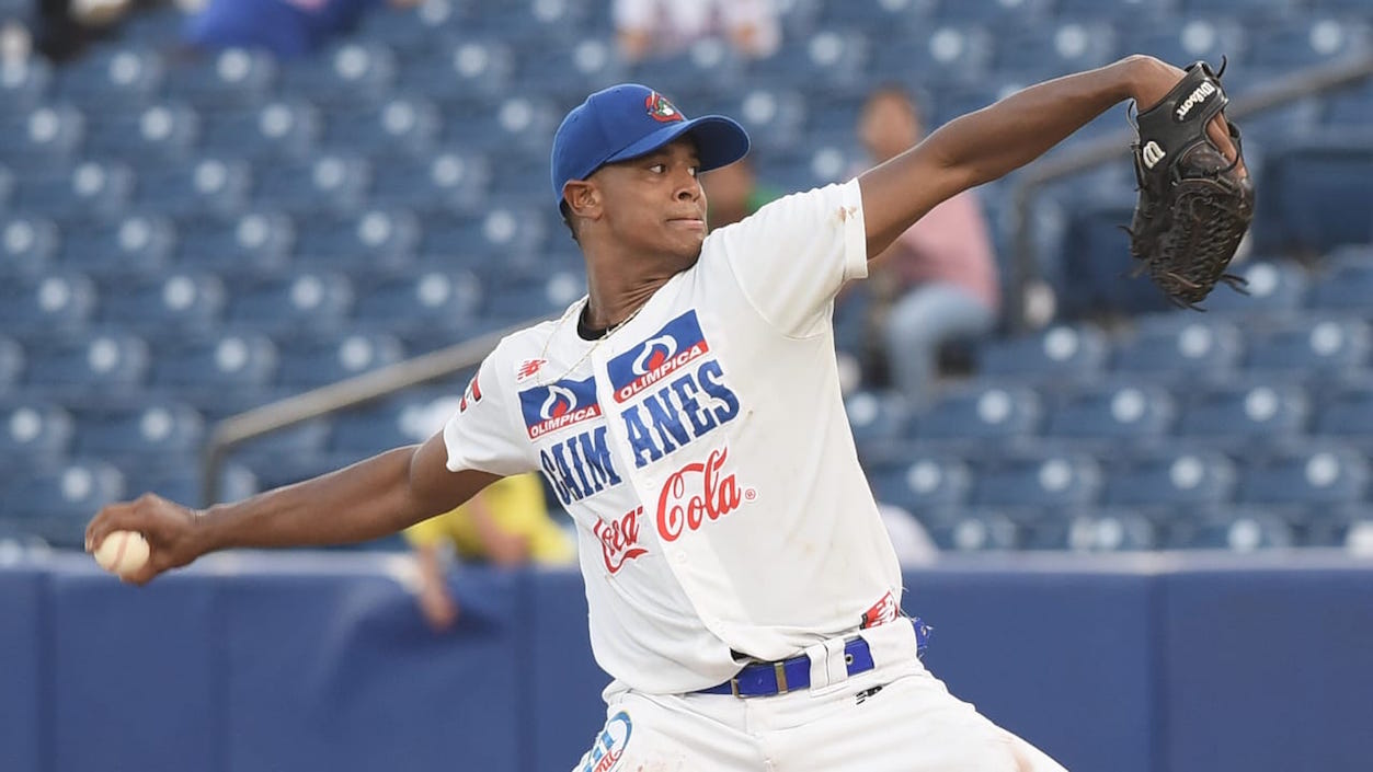 Erick Julio, pitcher ganador.