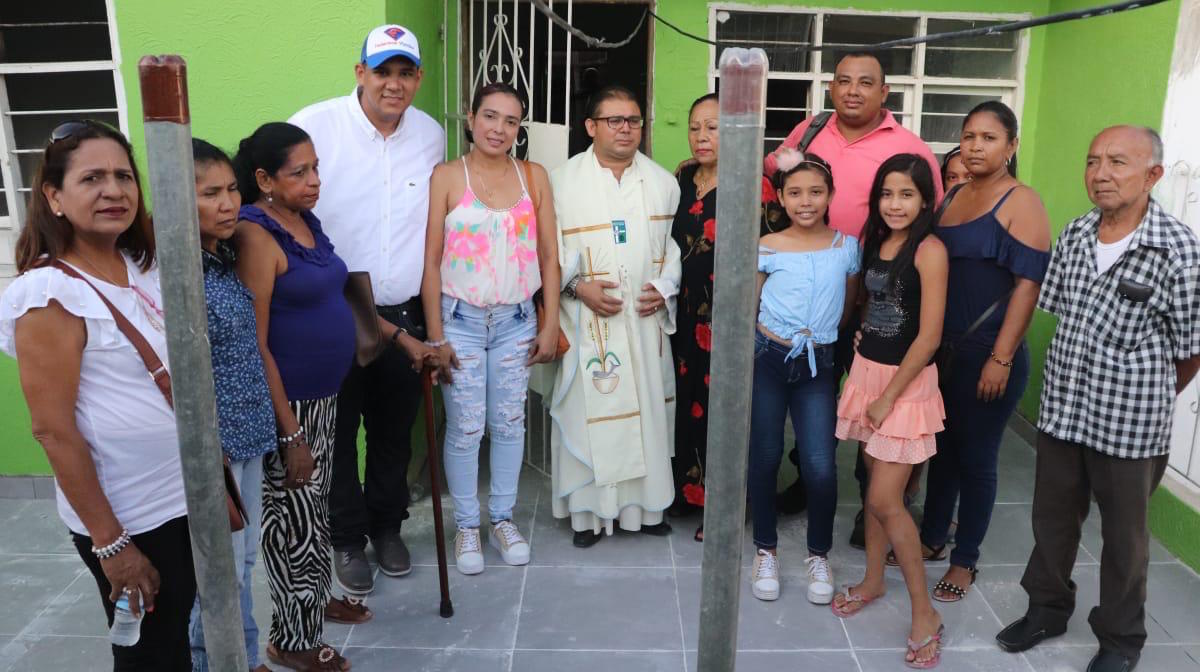 La reinauguración estuvo acompañada de una ceremonia religiosa.