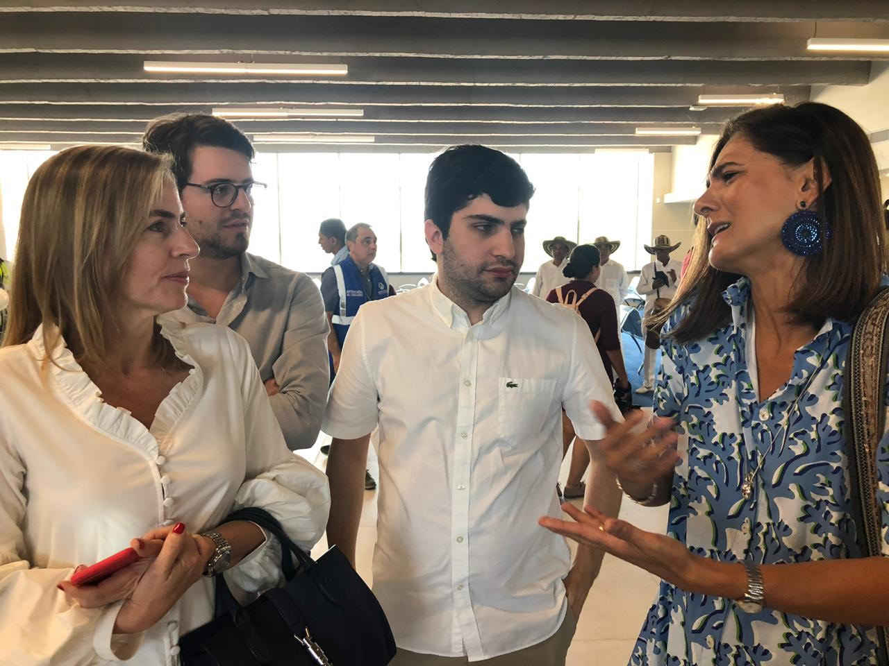 La Ministra de Transporte, Ángela María Orozco, con Liliana y Julio Gerlein, y Javier Cuello, de la firma Valorcón.