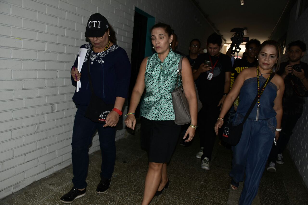 Jairo Cassiani Miembros del CTI de la Fiscalía fueron grabados y seguidos por los estudiantes.