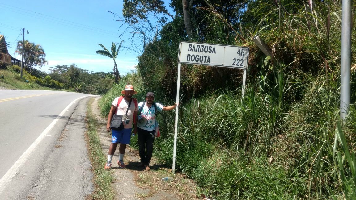 Cortesía En esta imagen se acercaban al corregimiento de Vado Real, en Santander.