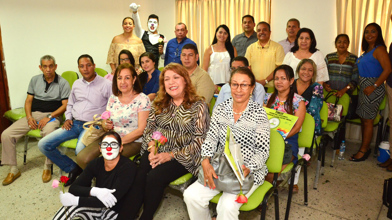 Asistentes al lanzamiento del programa.