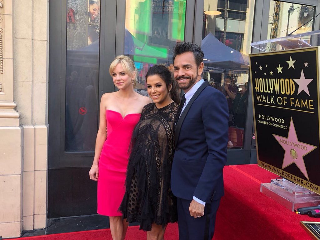 La actriz Anna Faris, Eva Longoria y Eugenio Derbez.