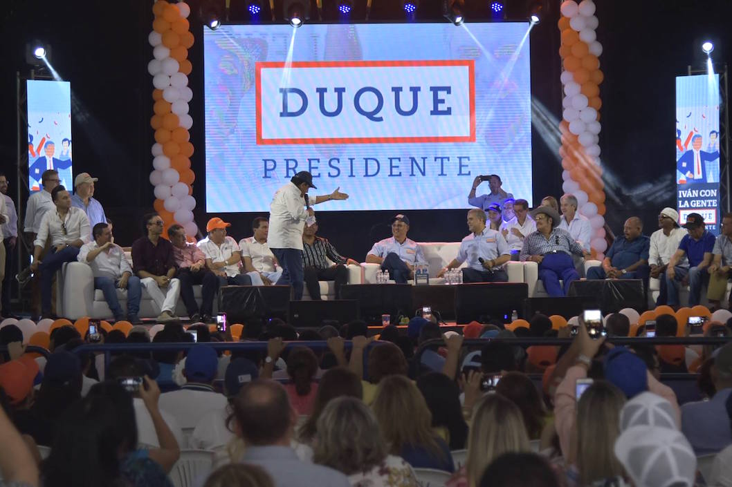 El Presidente entrante reunido con grandes artistas de la Costa Caribe.