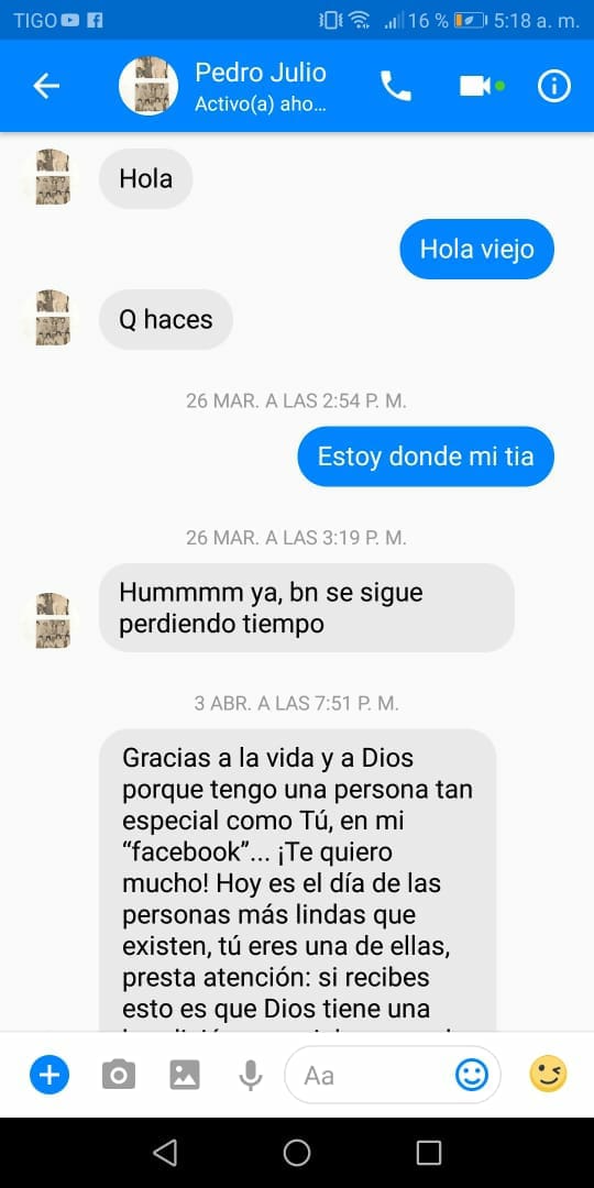 Cortesía Los mensajes donde supuestamente el instructor le insiste a la menor que se hiciera los masajes.