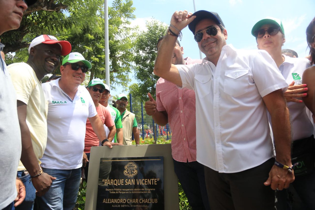 Alcaldía La placa oficial del nuevo parque entregado.