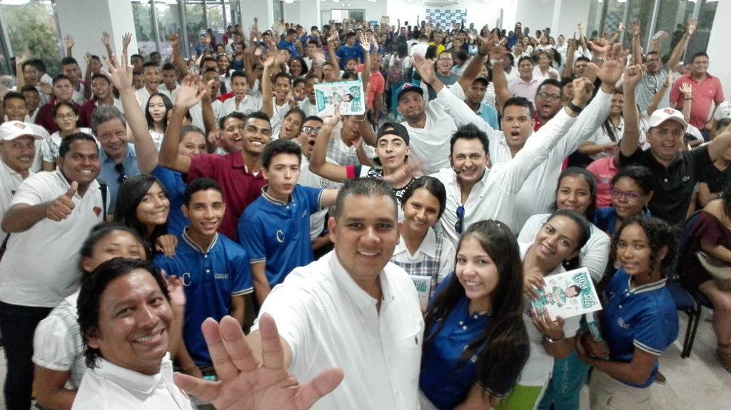 Reunido con amigos en Soledad.