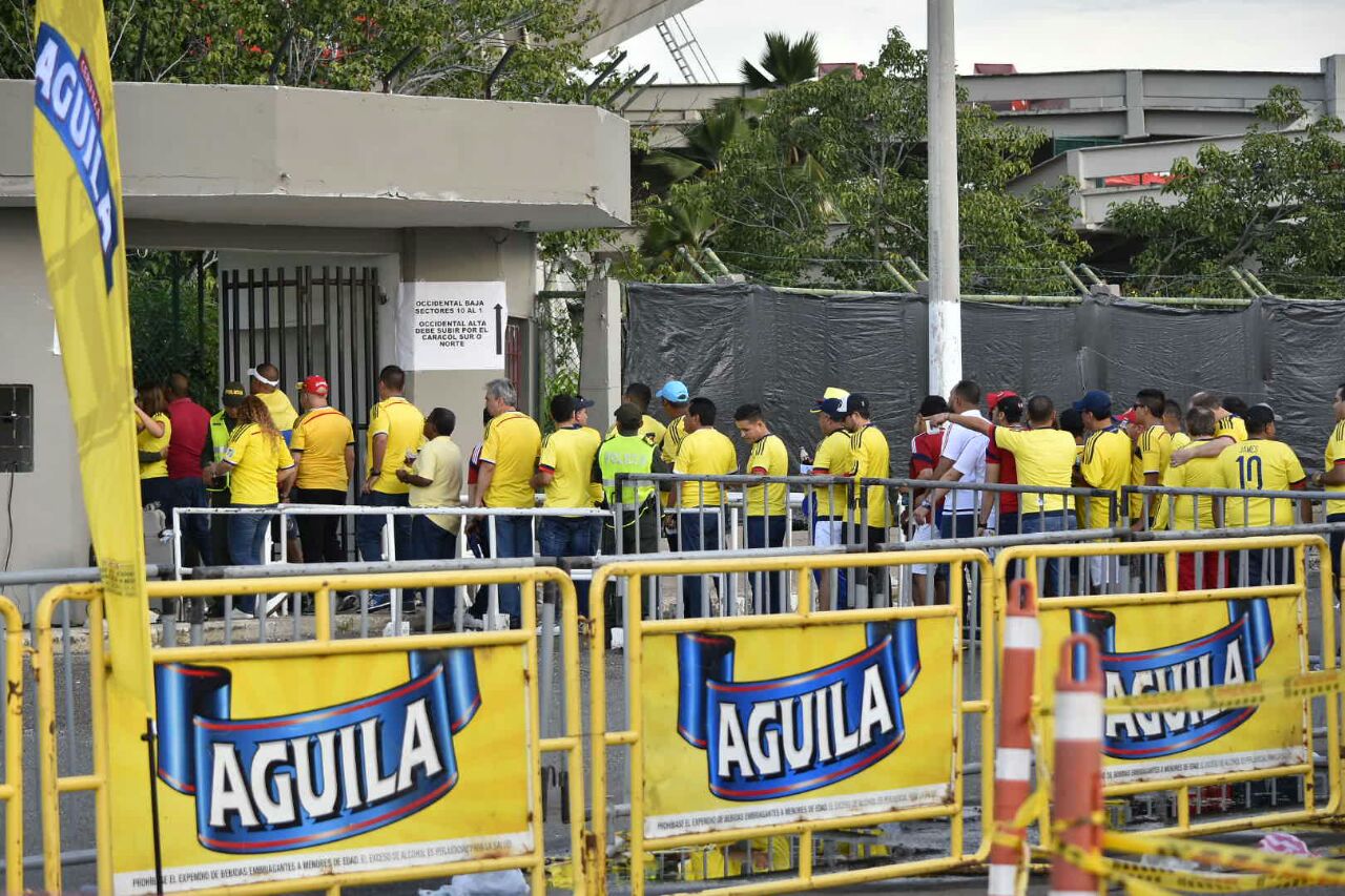 Ingreso ordenado al escenario deportivo.