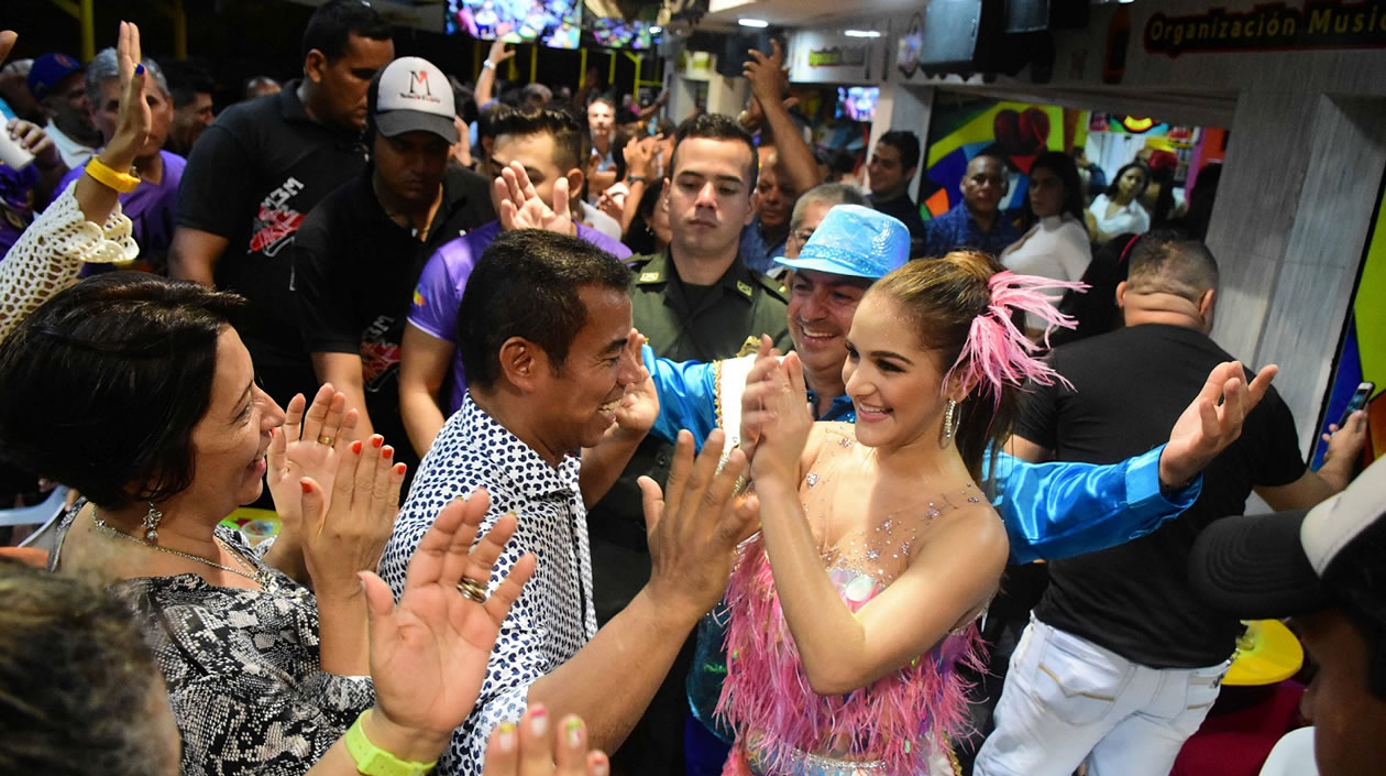 En La Troja de la 44 los Reyes del Carnaval bailaron sin parar