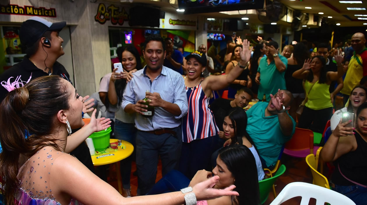 Miles de barranquilleros sen dieron citan para disfrutar de la Reina y su recorrido salsero