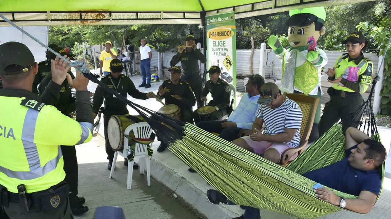 La Policía propone pausas activas a conductores.