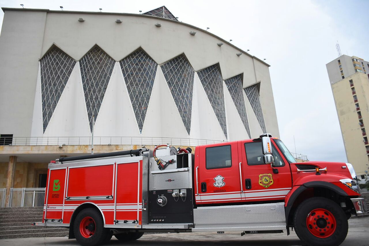 Estas dos máquinas hacen parte de las 7 nuevas que traerá la Alcaldía para apoyar las 7 con las que ya cuenta los bomberos para un total de 14.