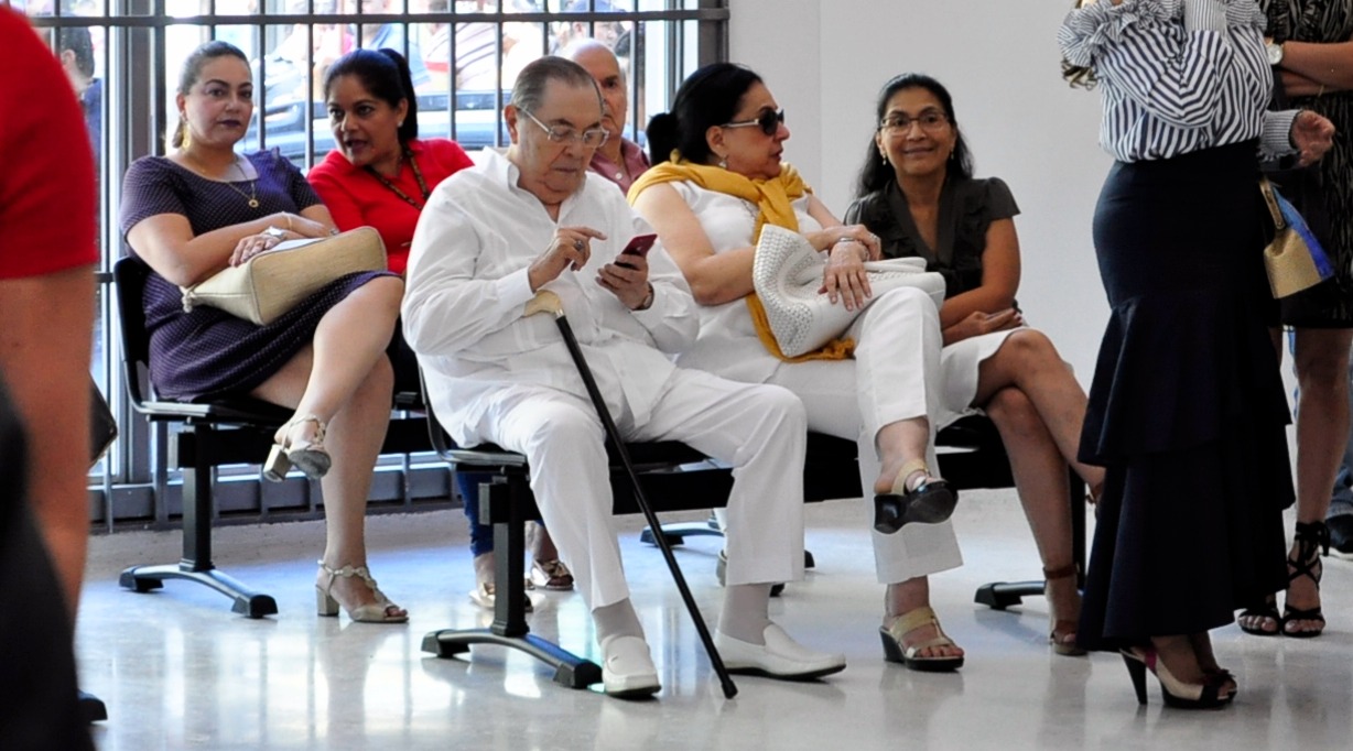 Un grupo de invitados a la inauguración de la nueva sede de la Fiscalía en Barranquilla.