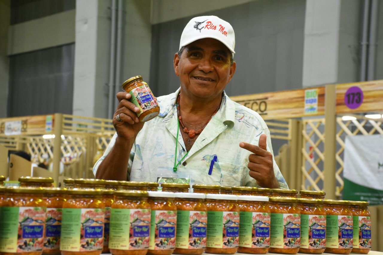 Expositor en la feria Bioexpo Colombia.