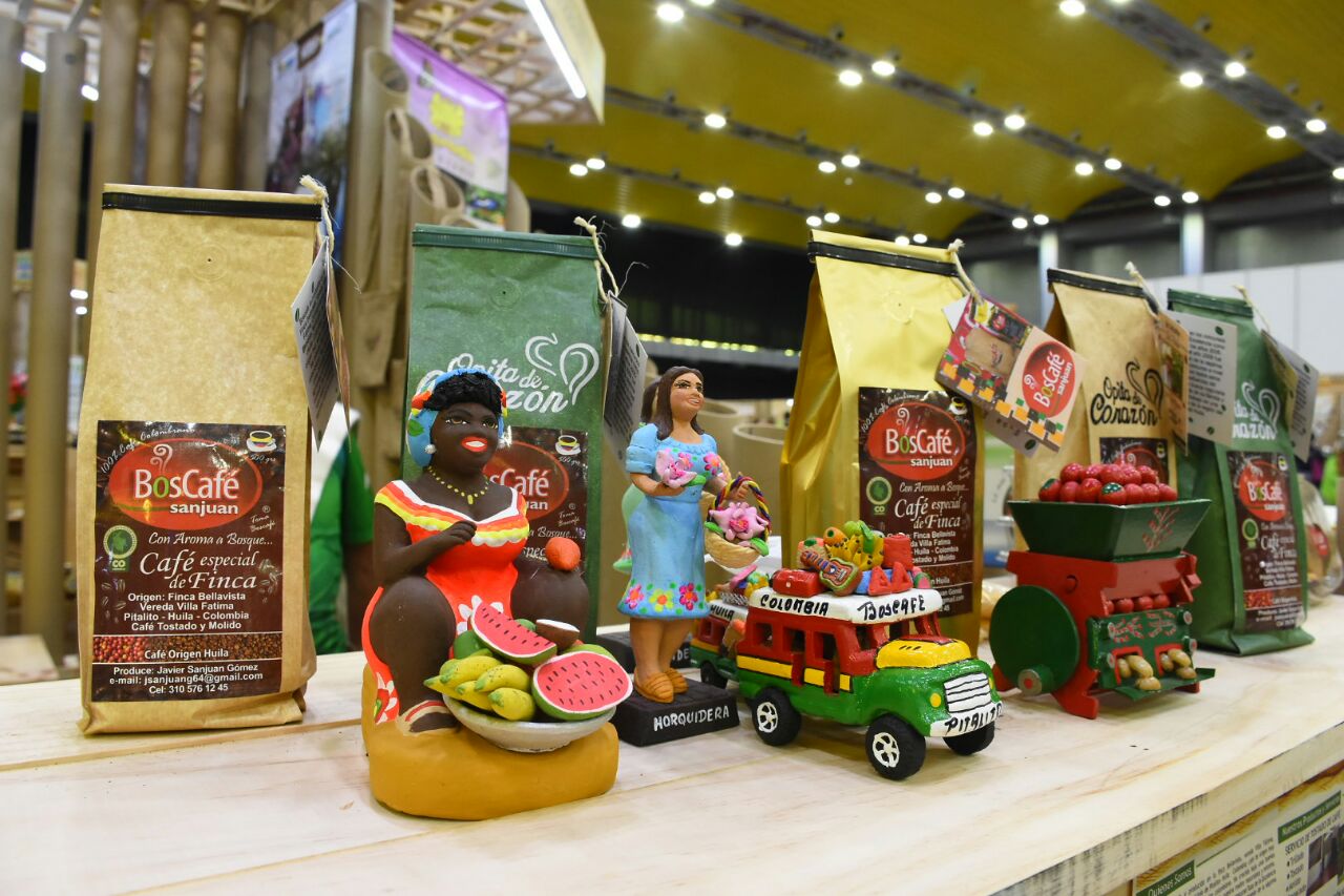 Estand dedicado al café orgánico en la feria Bioexpo Colombia.