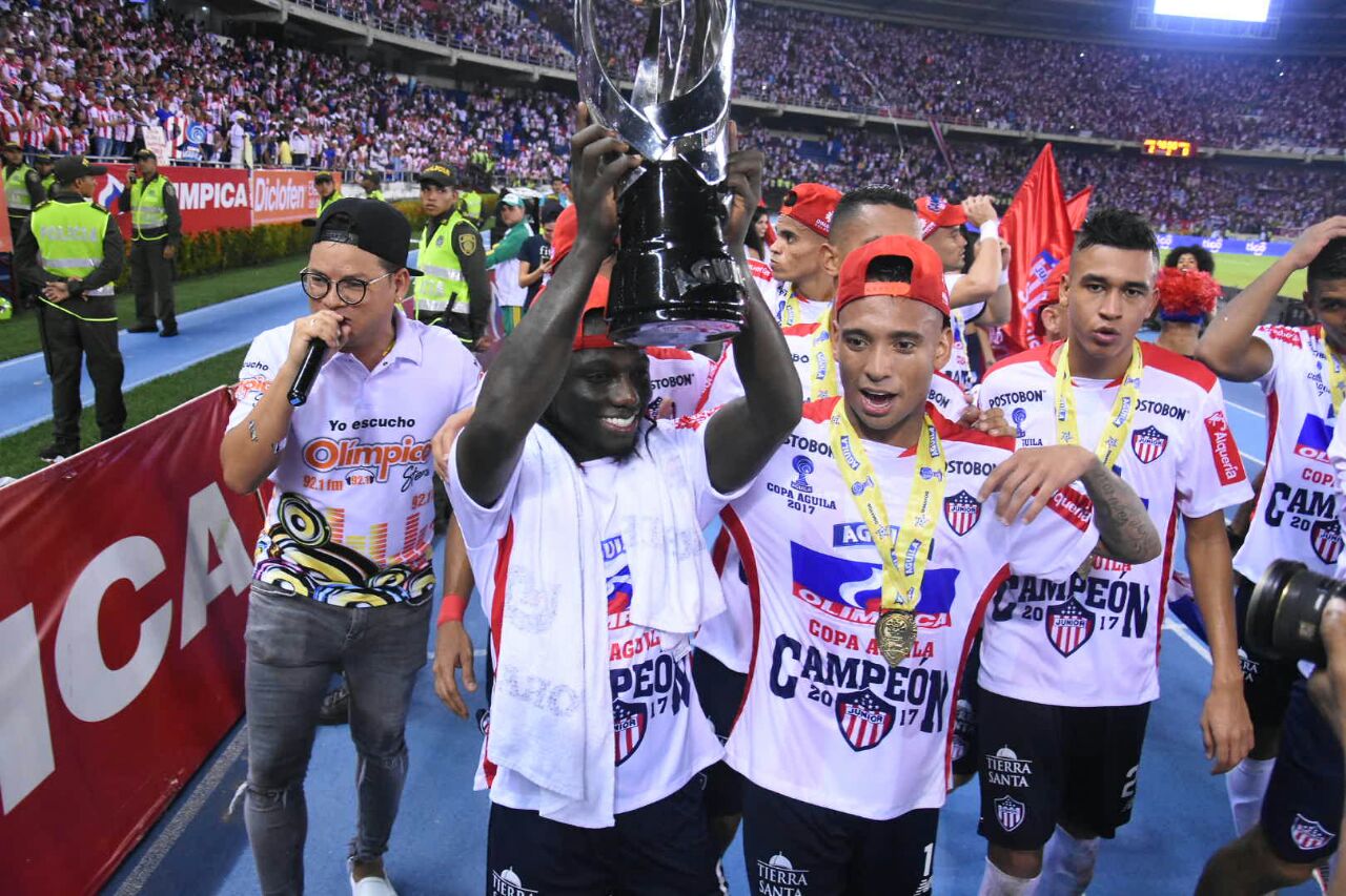 Yimmi Chará sonriendo tras el título alcanzado.