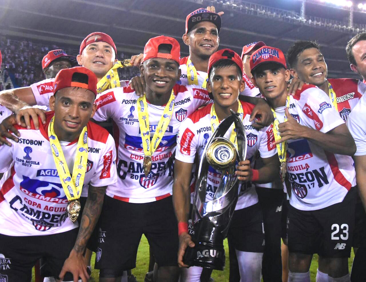 El 'Mello' Murillo también disfrutó con el trofeo.