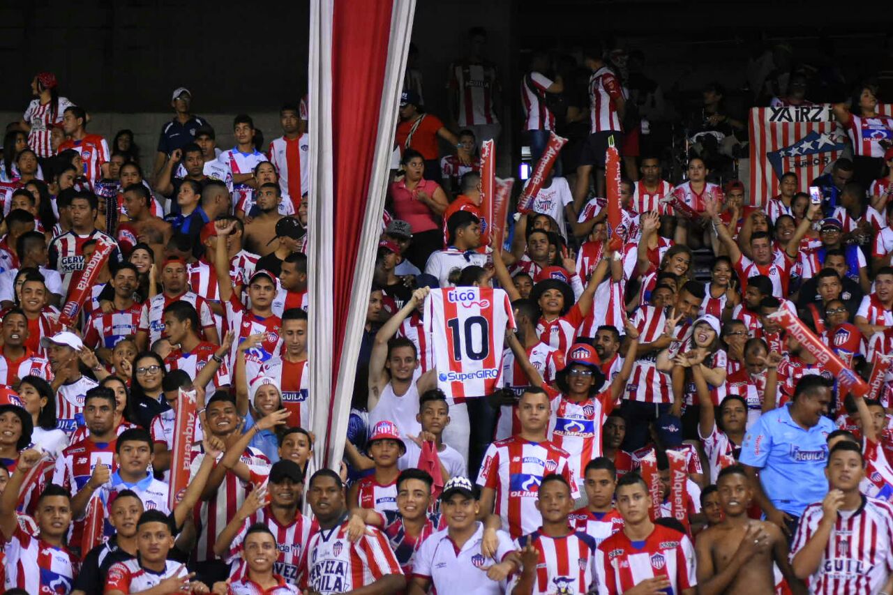 Fervor juniorista en las tribunas.