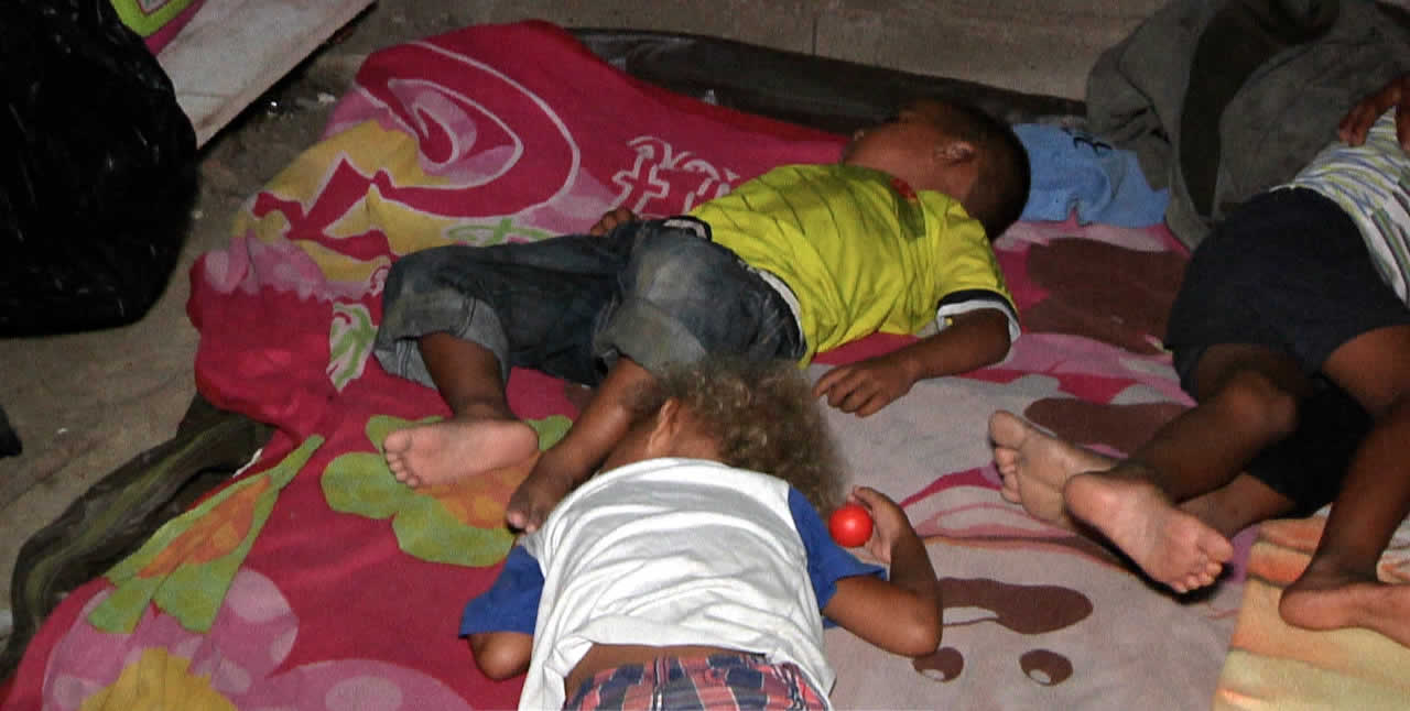 En los niños se evidencia el avanzado estado de desnutrición.