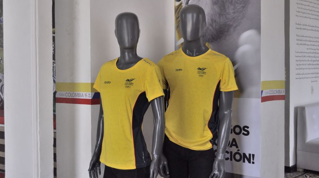 La camiseta de Colombia simboliza el acompañamiento a las justas por parte de todos los colombianos.