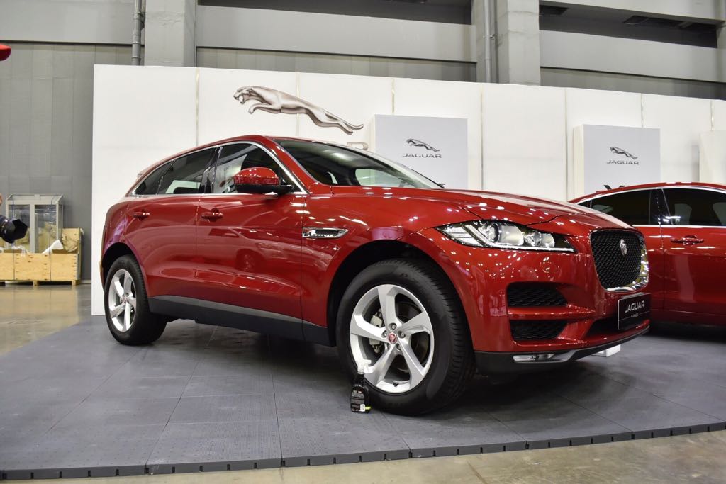 Camioneta Jaguar modelo 2018.