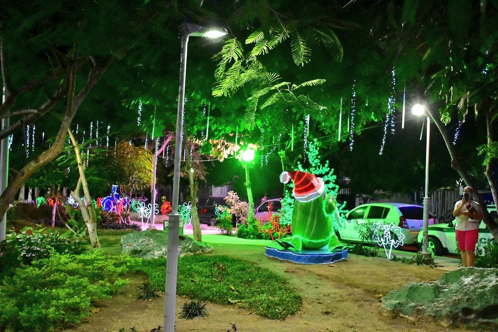 Espectacular encendido de las luces en el Parque Los Sueños.