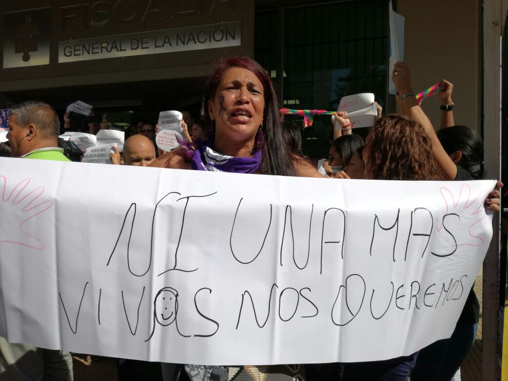 "Ni una más, vivas nos queremos" fue uno de los mensajes más repetidos.