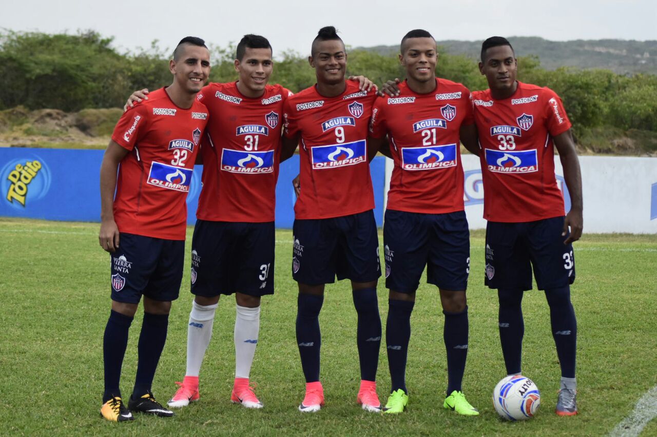 Carlos Esparragoza, Johan Bocanegra, Luis Sandoval, Kevin Aladesanmi y Willer Dita, los juveniles ascendidos del Barranquilla F.C.