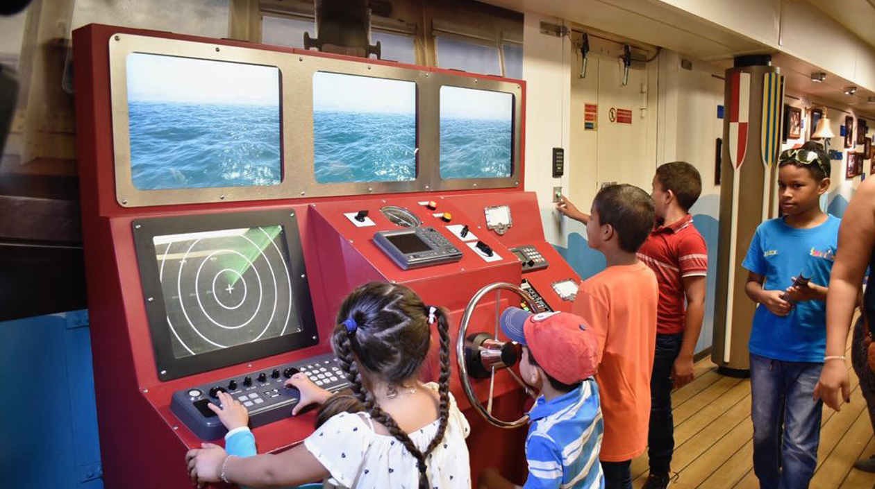 Una sala interactiva tienen los niños que visiten el Logos Hope.
