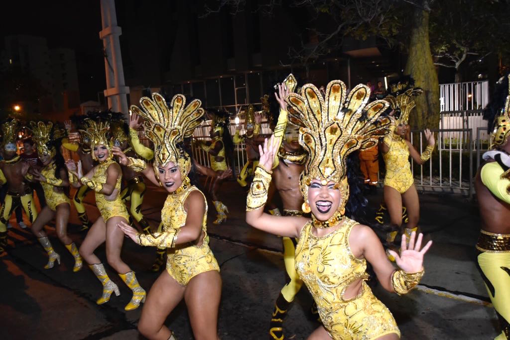 Muy aplaudido el desfile de las integrantes de Ekobios.