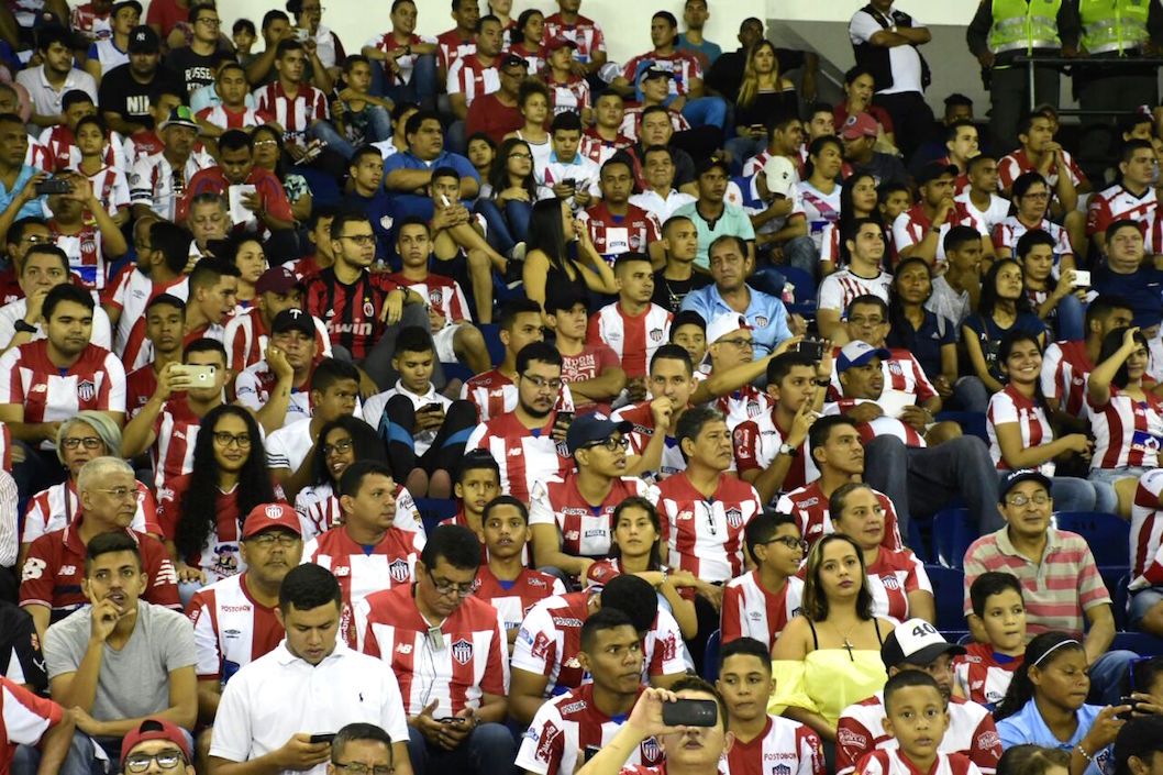 Público asistente al lanzamiento del Junior 2018.