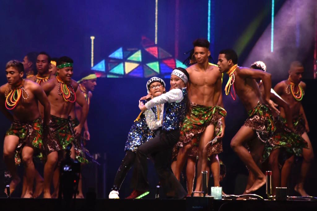 Los reyes infantiles Samuel Martínez Alcázar y Shadya Londoño se sumaron al show.