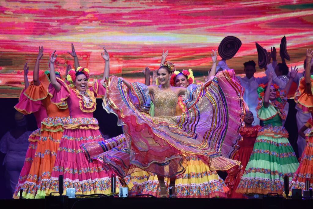 La Reina Valeria en la salida para la primera escena de la coreografía programada.