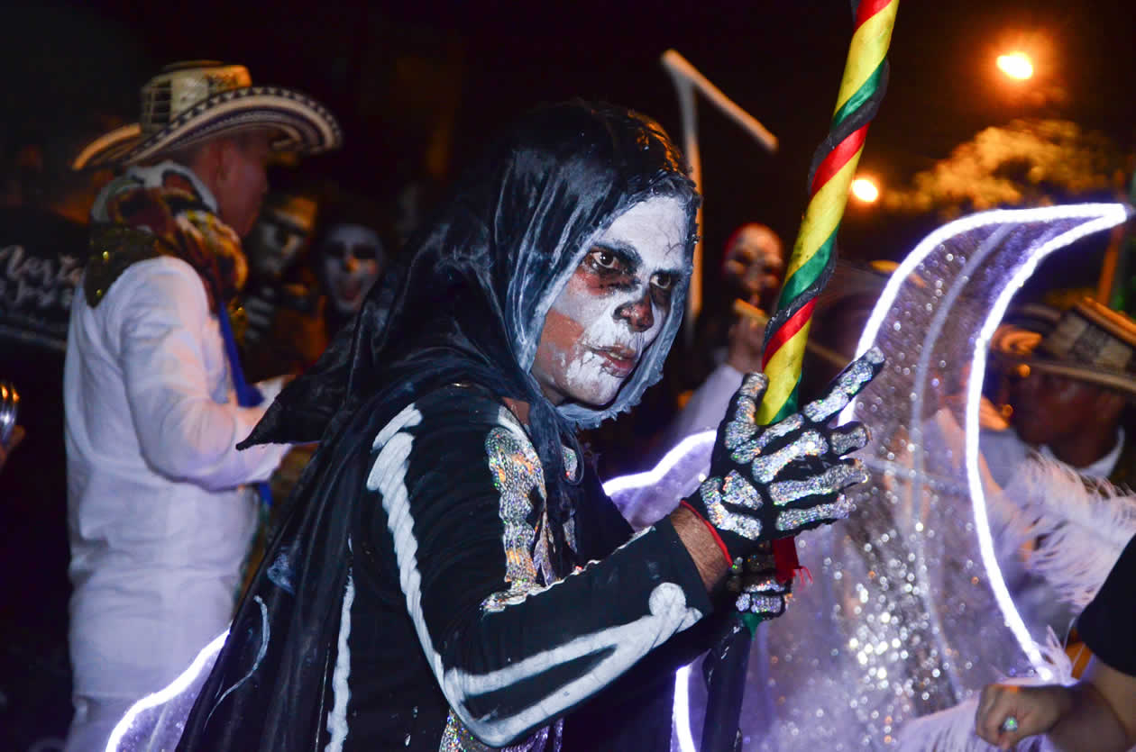La muerte cautivó con su tradicional maquillaje.