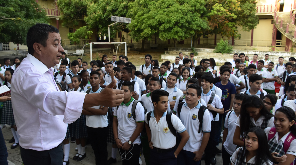 El rector Severo Ramírez calificó de histórico este regreso a la sede.
