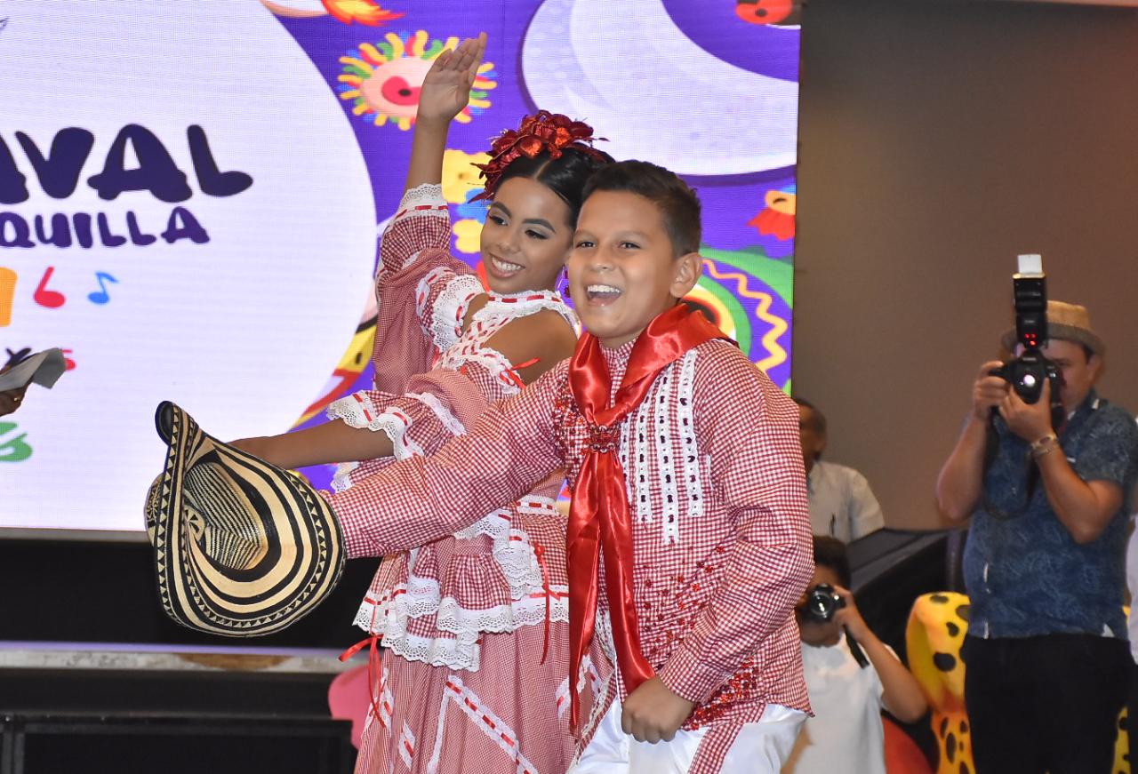 Isabella Chacón Ruiz y César De la Hoz, reyes infantiles del Carnaval