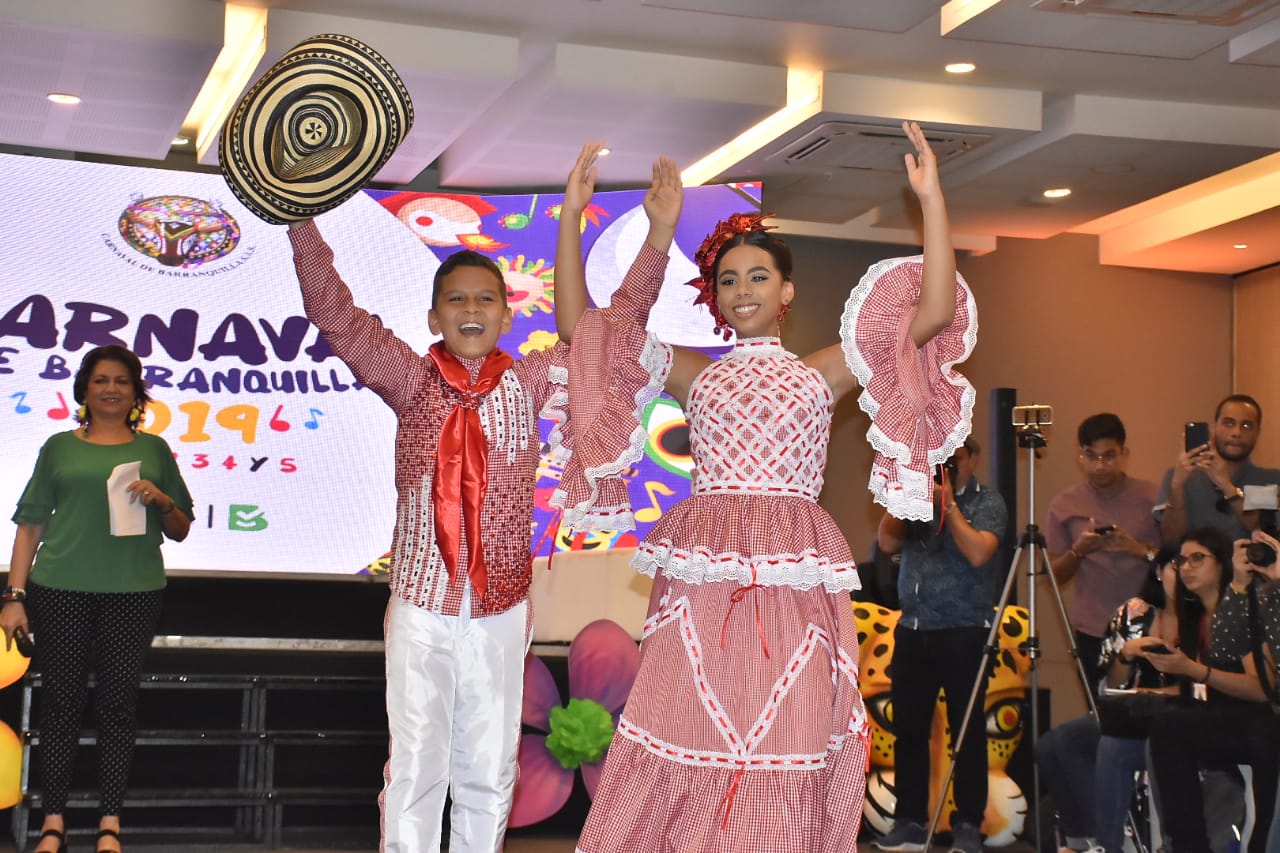 Isabella Chacón Ruiz y César De la Hoz, reyes infantiles del Carnaval