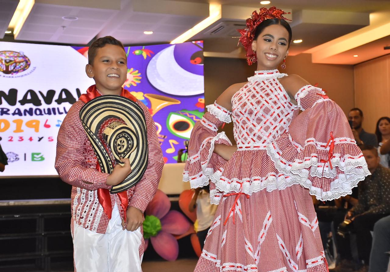 Isabella Chacón Ruiz y César De la Hoz, reyes infantiles del Carnaval