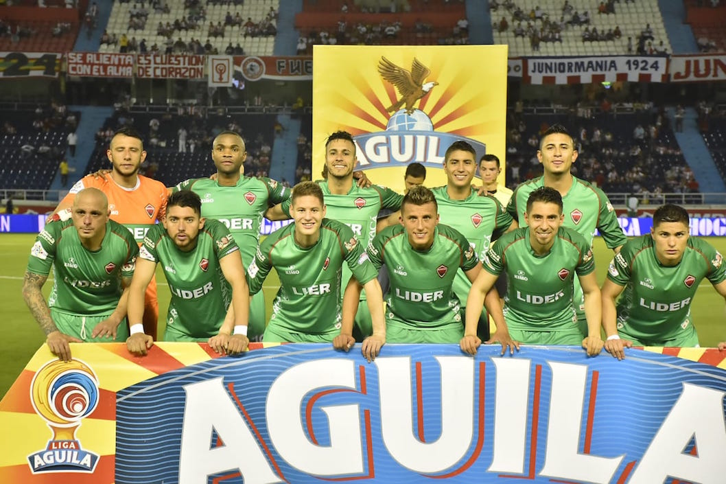 Titular de Patriotas en el Metropolitano.