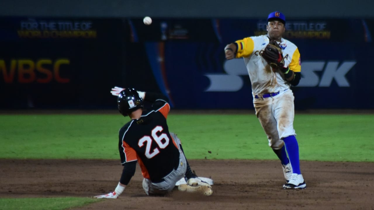 Momentos del juego entre Colombia y Holanda. 