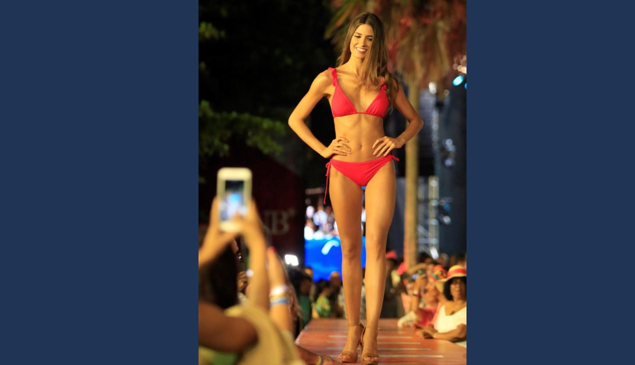 Gabriela Tafur, Señorita Valle.